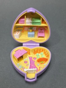 Bluebird Polly Pocket 1993 vintage - Pretty Bunnies compacto - corazón - ¡2 conejitos! - Imagen 1 de 5