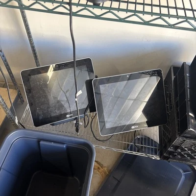 4 monitores POS con pantalla táctil NCR usados. Se vende tal cual.   Foto 1 de 4