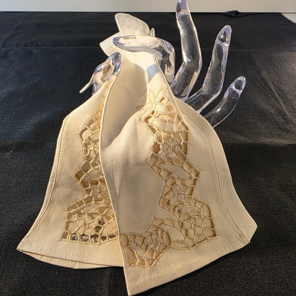 VTG Madova White Kid Gloves W/ Embroidery & Cutouts 11" Sz M , Florence Italy - Image 1 of 4