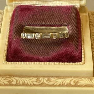 Anello anniversario fede nuziale zirconi taglio tondo e baguette oro giallo 14 kt regalo - Foto 1 di 5