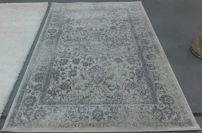 IVORY / SILVER 5'-1" x 7'-6" Flaw in Rug, Reduced Price 1172790252 ADR109C-5 - Image 1 of 4