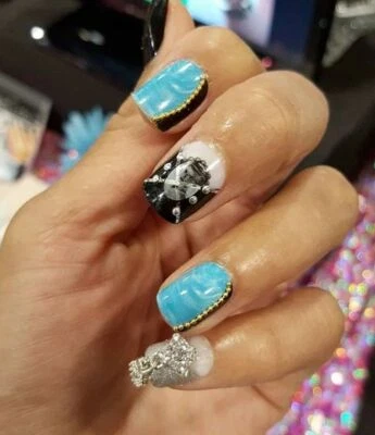 Dahlia - Image 1 of 4