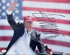 45th US President DONALD TRUMP Autographed Signed 11x14 Photograph Auto JSA - Picture 1 of 4
