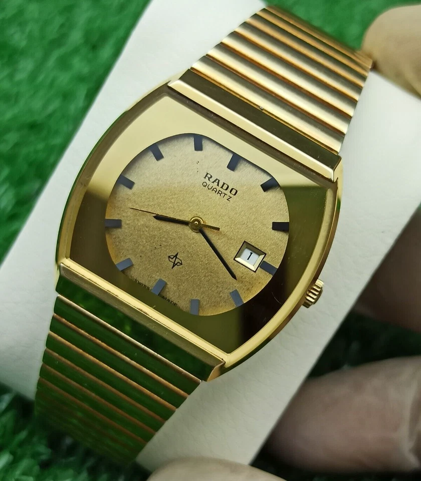 RELOJ CLÁSICO DORADO RADO FLORENCE ESFERA CUADRADA MOVIMIENTO DE LOS AÑOS 90 SUIZO RARO COMO NUEVO Foto 1 de 4