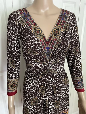 NUEVO CON ETIQUETAS Vestido Elástico Muse 2 Marrón Estampado Animal Multicolor Medallón Cuello en V Foto 1 de 4
