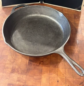 Lodge #12 SK D 1960s Cast Iron skillet Double spout heat ring Seasoned x 5 VTG - Picture 1 of 12