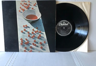 Beatles Paul MCCARTNEY 1977 Capitol Black Silver White label Los Angeles VG+/NM - Image 1 of 4