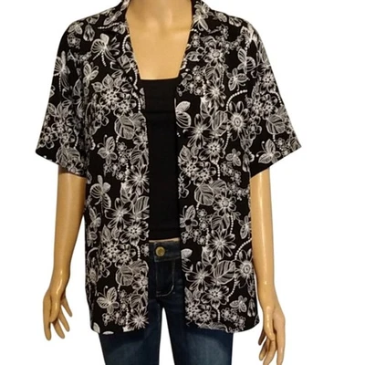 Blusa Camisa Mujer Negra Blanca Floral Mariposa Manga Corta Abotonada Pequeña Foto 1 de 4