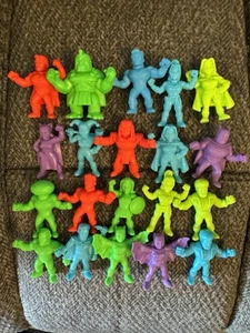 Wendy’s Kids Meal Toys 2023 DC Super Heroes Figures Lot of 20 M.U.S.C.L.E. Style - Picture 1 of 1
