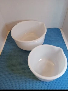 Vintage Glasbake Sunbeam Mixer weiß Milch Glas Mischschalen - 20 CJ & 19 CJ mit Ausläufen - Bild 1 von 6