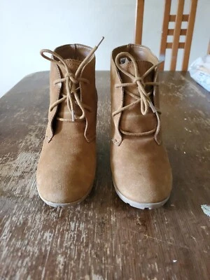 Женские коричневые кожаные сапоги Merona на танкетке на шнуровке размер 10 - Изображение 1 из 4