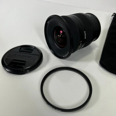 Sony SAL1118 4.5-5.6/11-18mm DSLR Camera Lens w/ HMC Super 77mm Made in Japan - Image 1 of 4