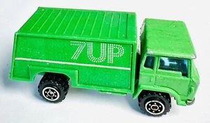 Yatming Yat Ming Hong Kong Truck - Delivery Sodas 7UP Seven Up 3 INCHES 1/64 - Picture 1 of 5