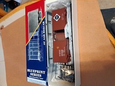 HO Branchline Trains 1505 40’ 8' Door AAR Boxcar Kit ERIE #87312 - Image 1 of 4