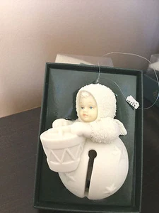 Ornamento Little Drummer Jinglebaby # 68594 DEPT 56 retirados Snowbabies - Imagen 1 de 2