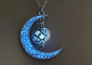 Moon Heart Celtic Viking Pagan Wicca Crescent Blue Silver Glow Necklace NEW! - Picture 1 of 2
