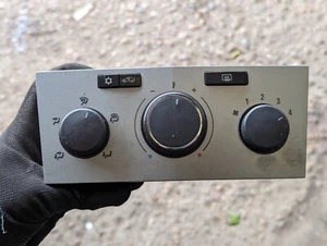 ✓ VAUXHALL ASTRA H 2008 CLIMATE CONTROL UNIT SWITCH 13269410 - Imagen 1 de 2