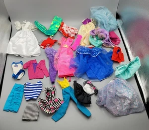 Vintgae Barbie Clothing Lot - Picture 1 of 11
