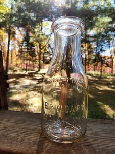 Vintage E.W. Botella de leche de pinta en relieve para lácteos ~ Midland Michigan  - Imagen 1 de 3