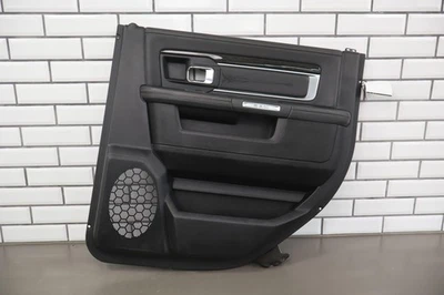 Panel de moldura de puerta interior derecha limitada 13-18 Ram doble cabina (negro X9) Foto 1 de 4