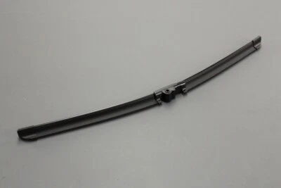 Genuine VW Phaeton 2002-16 RHD wiper blade (front left) 3D2955425E - Image 1 of 3