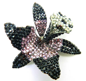 Broche prendedor flor 3D lirio estrás rosa y negro disfraz firmado Lee Angel - Imagen 1 de 3