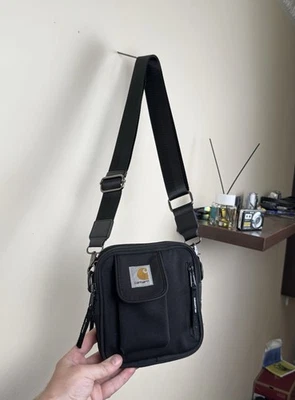 Bolso Bandolera Carhartt WIP Essentials Negro Streetwear Foto 1 de 4