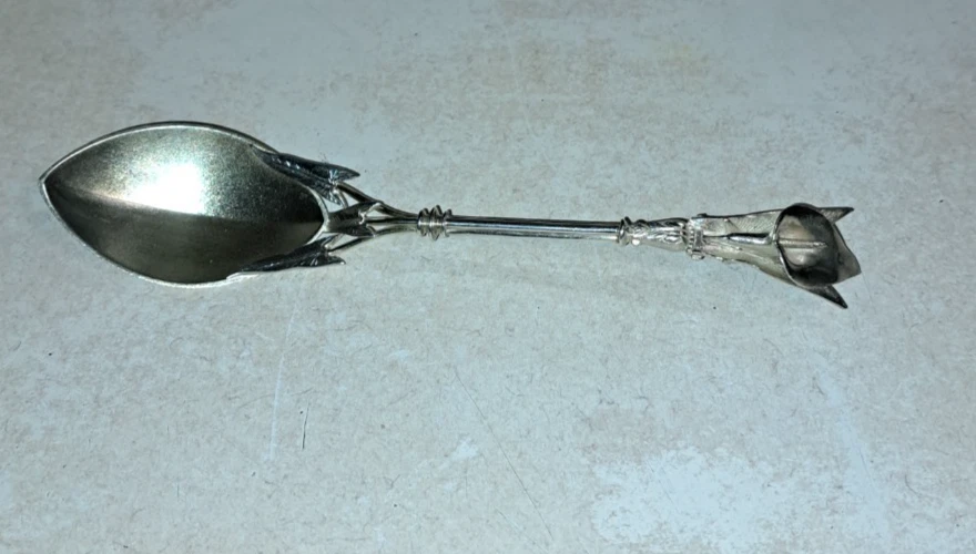 Эстетическая оливковая/сервировочная ложка CALLA LILY от WHITING из чистого серебра 7,5 дюйма - Изображение 1 из 4