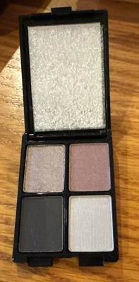 Lancome Maquiriche Crema Polvo Sombra de Ojos Platino Rosa Gris Lustre Fumee Quad Foto 1 de 4