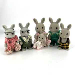 Vintage Lot 1985 Epoch Calico Critters Sylvanian Families Babblebrook Grey Rabbits - Bild 1 von 16
