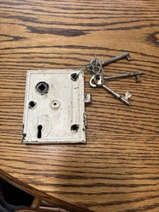 VINTAGE Mortise lock w/3 Skeleton keys. Keys Are All Different. - Picture 1 of 13