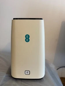 EE 5G Router (Model: Zyxel NR5103) - Photo 1/9