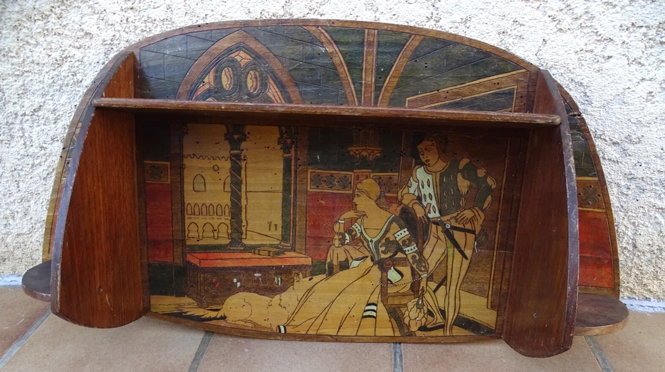 Etagére pyrogravure polychrome , tableau scéne médiévale dans château - Photo 1/4