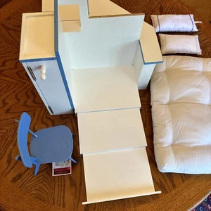 AMERICAN GIRL DOLL MIA'S BED-MATTRESS DESK-CHAIR WITH BEDROOM ACCESSORIES - Picture 1 of 24