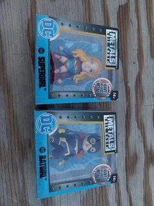 DC Comics Supergirl M384 Batgirl M382 Metals Die Cast 2,5" Figura Jada Toys Nuovo - Foto 1 di 5