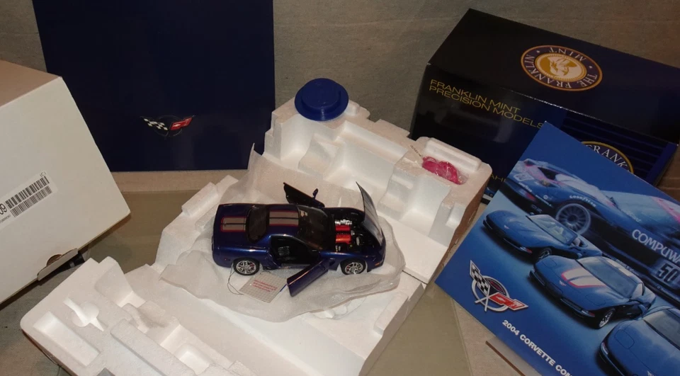 Franklin MINT 2004 Chevrolet Corvette Z06 Commemorative Edition