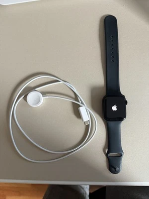 Apple Watch SE (2. Generation) 44mm - Bild 1 von 3