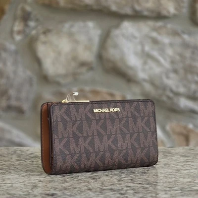 Carteira marrom grande logotipo jet set Michael Kors - Imagem 1 de 4