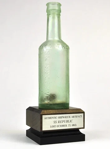 1865 SS Republic Shipwreck Lea & Perrins Bottle Genuine Artifact Display w/COA Cover