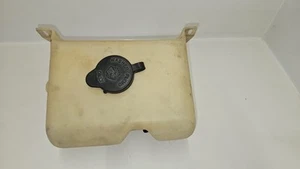 1995 Chevrolet GMC C/K 1500 Windshield Washer Reservoir 22155061 - Picture 1 of 10