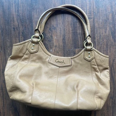 Bolso de hombro COACH F21926 Ashley de cuero Carrie Hobo Foto 1 de 4
