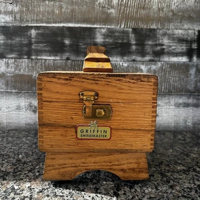 Caja de valet de zapatos de madera con detalle de paleta Griffin Shinemaster vintage con cepillo Griffin Foto 1 de 4