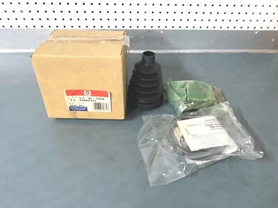 GM OEM NOS 26062411 Front Axle CV Joint Boot Kit 1991 GMC Syclone - Image 1 of 3