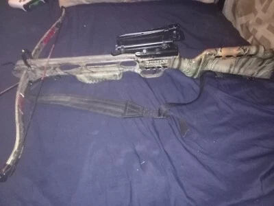 camo jaguar pl crossbow do not have arrows bows  in good shape asking $125obo - Image 1 of 2