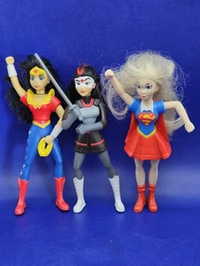 Lotto 3 Supergirl Wonder Woman Kitana 5" Super Girls 2016 McDonald's DC Comics - Foto 1 di 9
