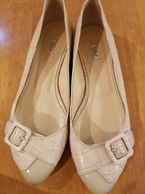 VTG Furla made in Italy flat size 39; pointed toe; textured beige color; EUC! - Image 1 of 4