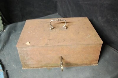 coffre fort portable ancien en metal avec 1 clé - Photo 1/4