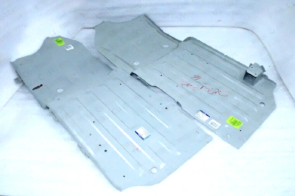 Panel de piso genuino izquierdo y derecho Suzuki Sj410 Sj413 Samurai Sierra Drover Foto 1 de 4