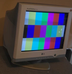 LG FLATRON ez T710B 17"  1280*1024 CRT VGA Monitor Working tested retro - Afbeelding 1 van 19