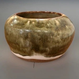 Vintage Planter Vase Bowl Earth Green Gold Ombre Glaze Pottery Signed - Picture 1 of 9